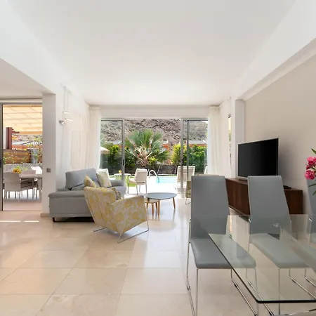 Diana With Private Swimming Pool In Tauro Villa