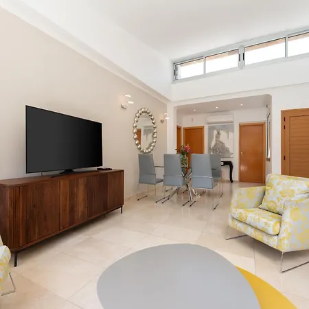 Vila Diana With Private Swimming Pool In Tauro *